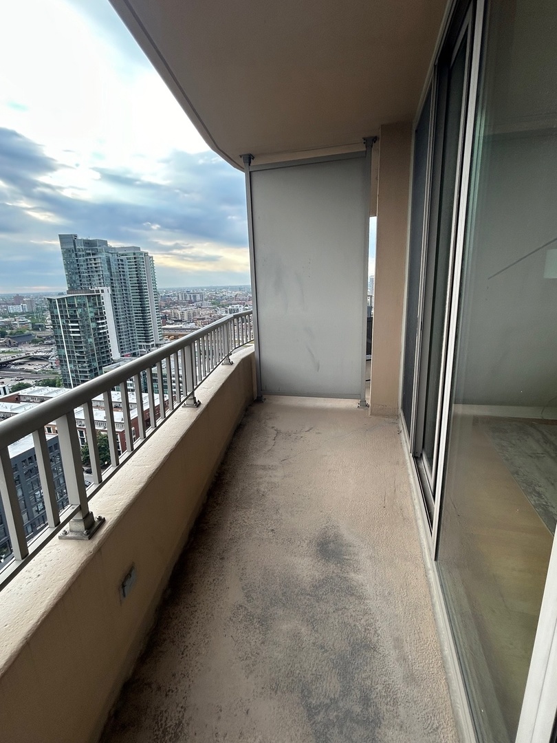 200 N Jefferson Street Unit: 2302