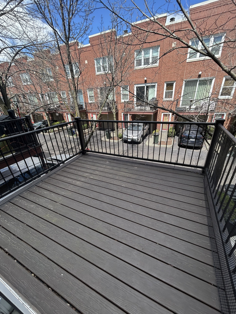 1775 W ALTGELD Street Unit: E