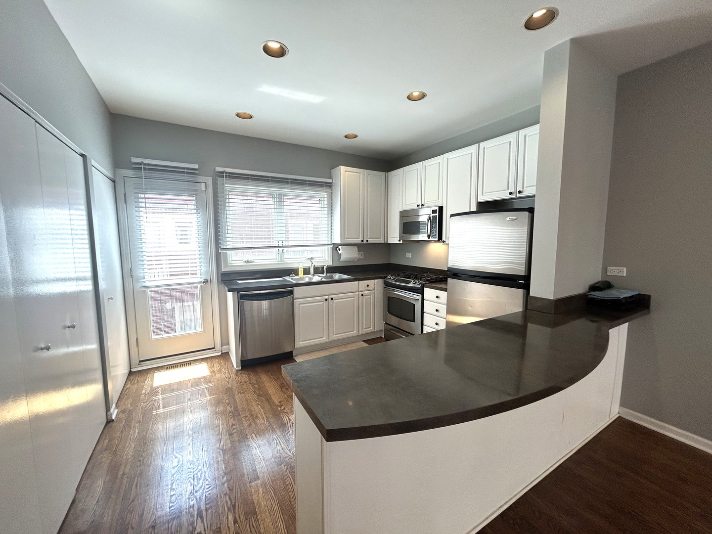 1775 W ALTGELD Street Unit: E