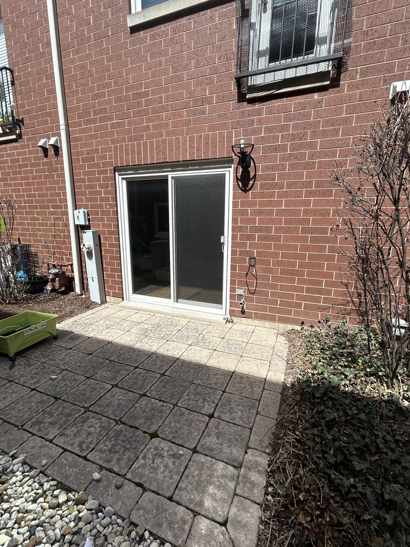 1775 W ALTGELD Street Unit: E