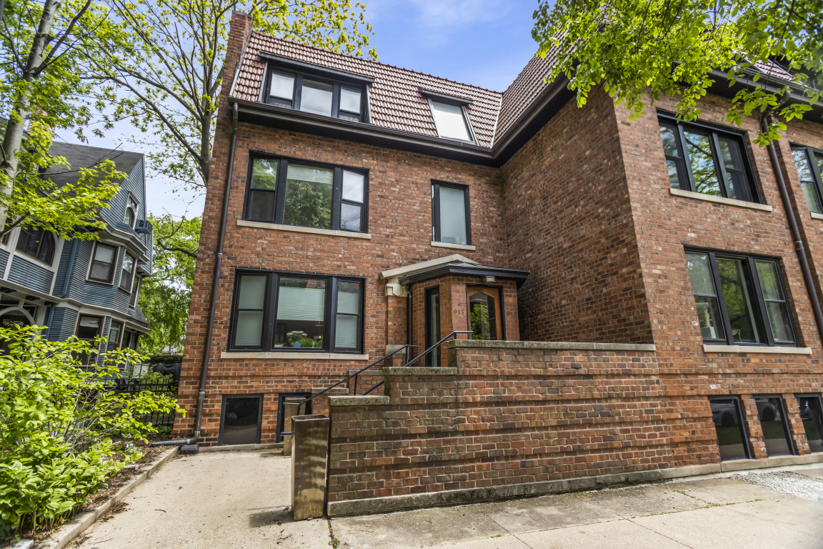 913 Michigan Avenue Unit: 3