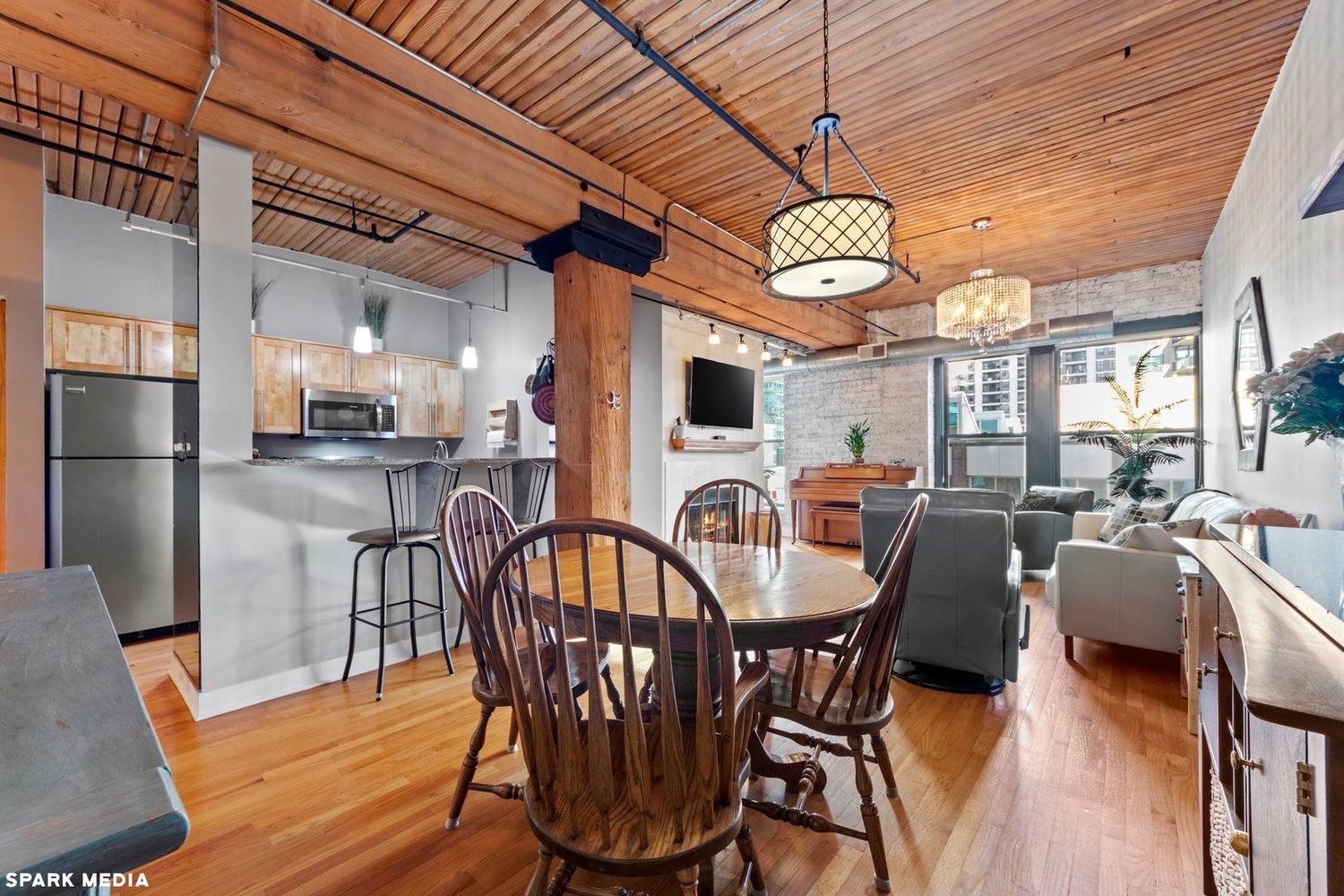 411 W Ontario Street Unit: 405