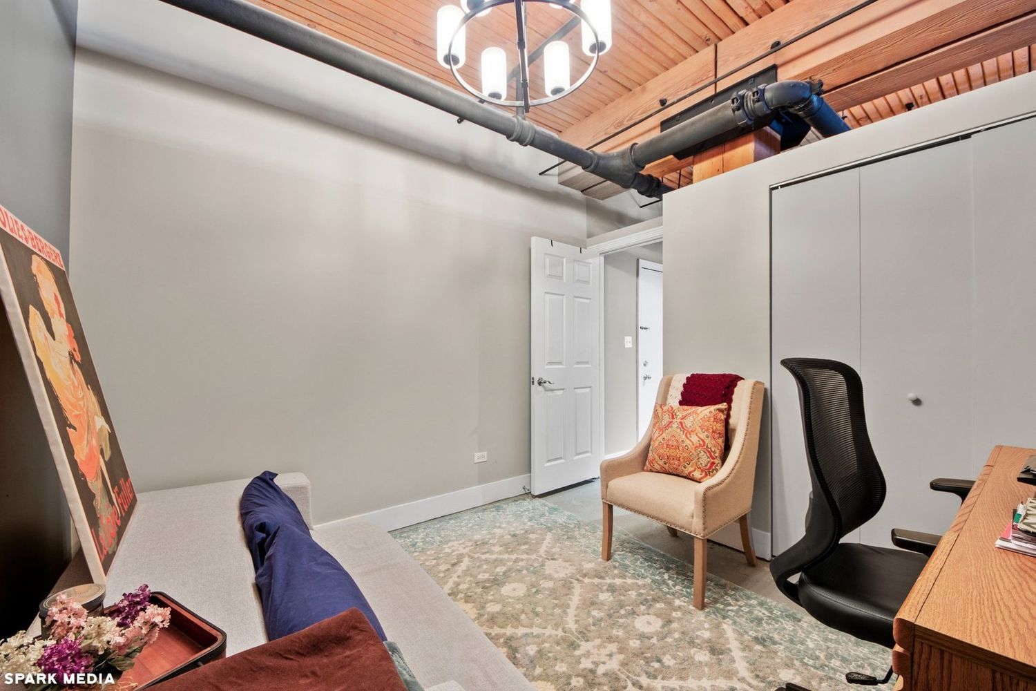 411 W Ontario Street Unit: 405