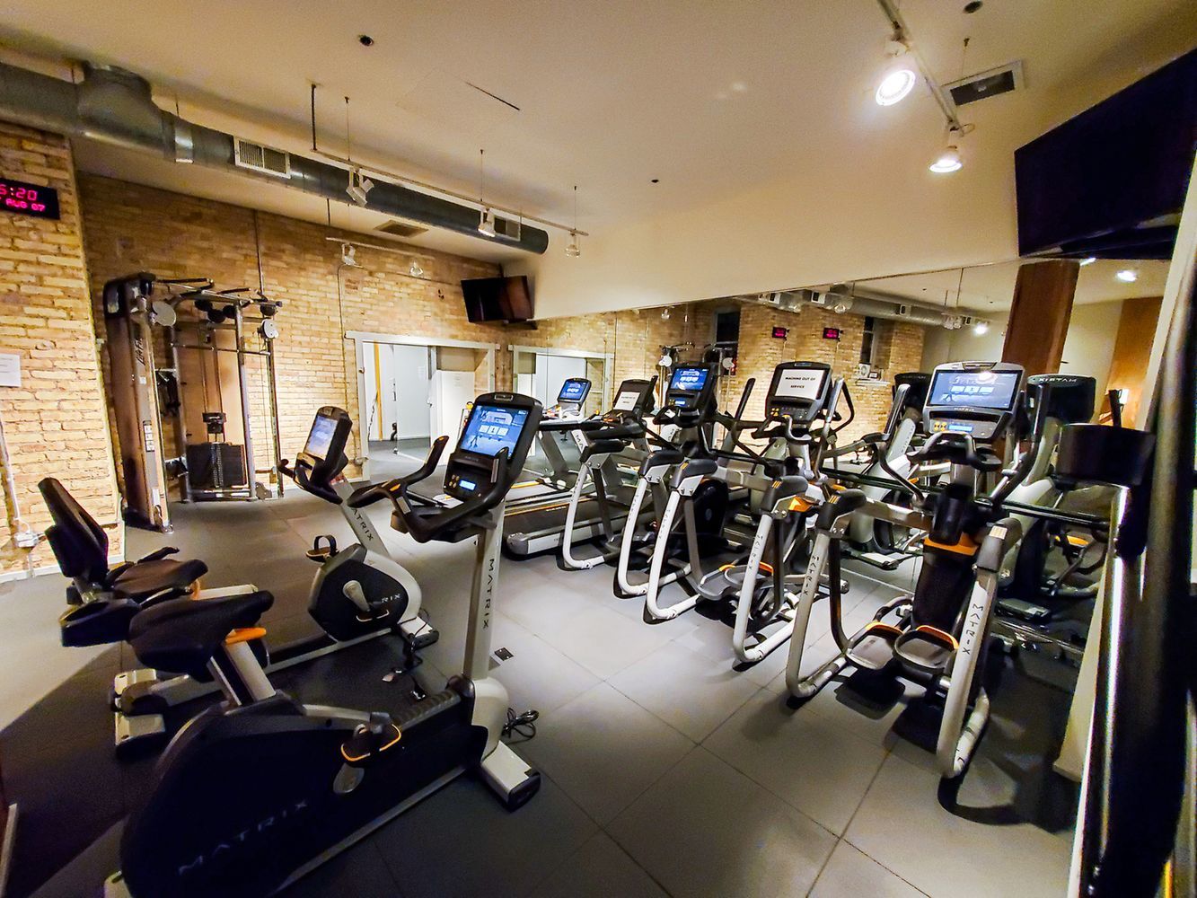 411 W Ontario Street Unit: 405