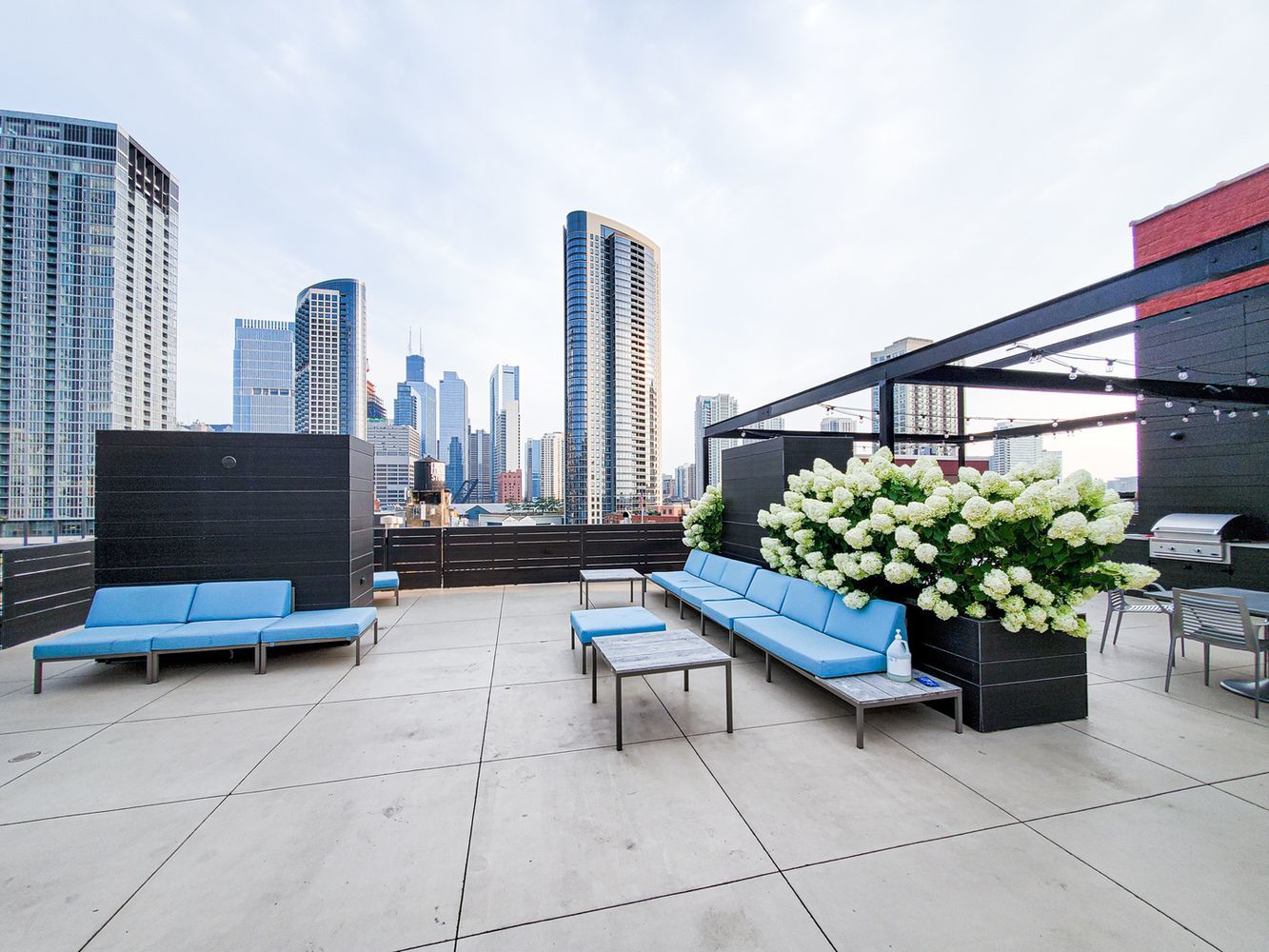 411 W Ontario Street Unit: 405