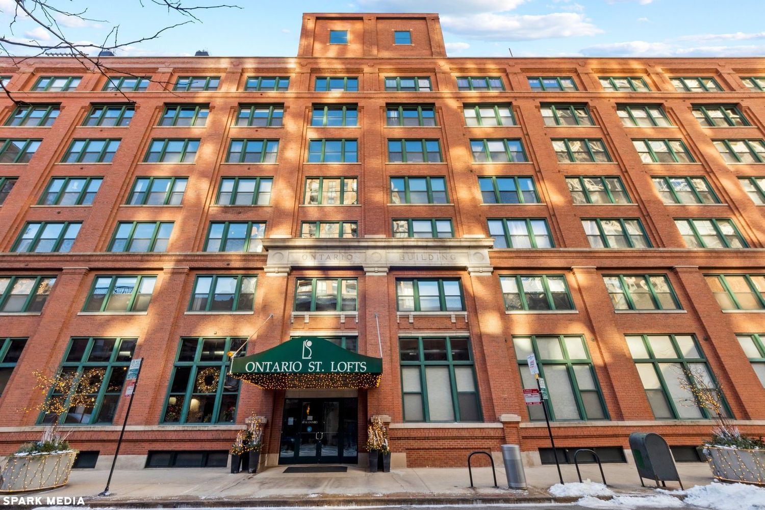 411 W Ontario Street Unit: 405