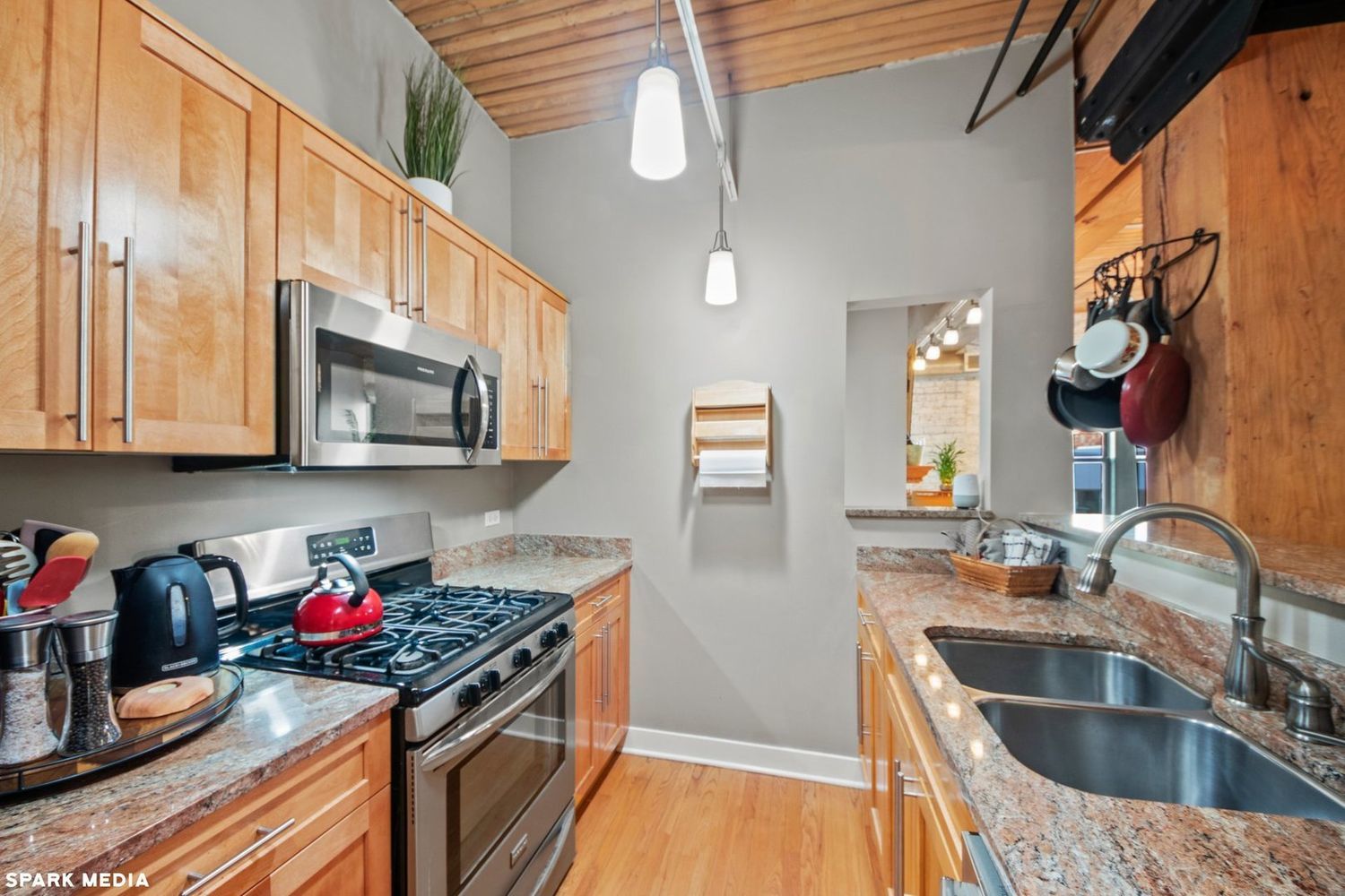 411 W Ontario Street Unit: 405