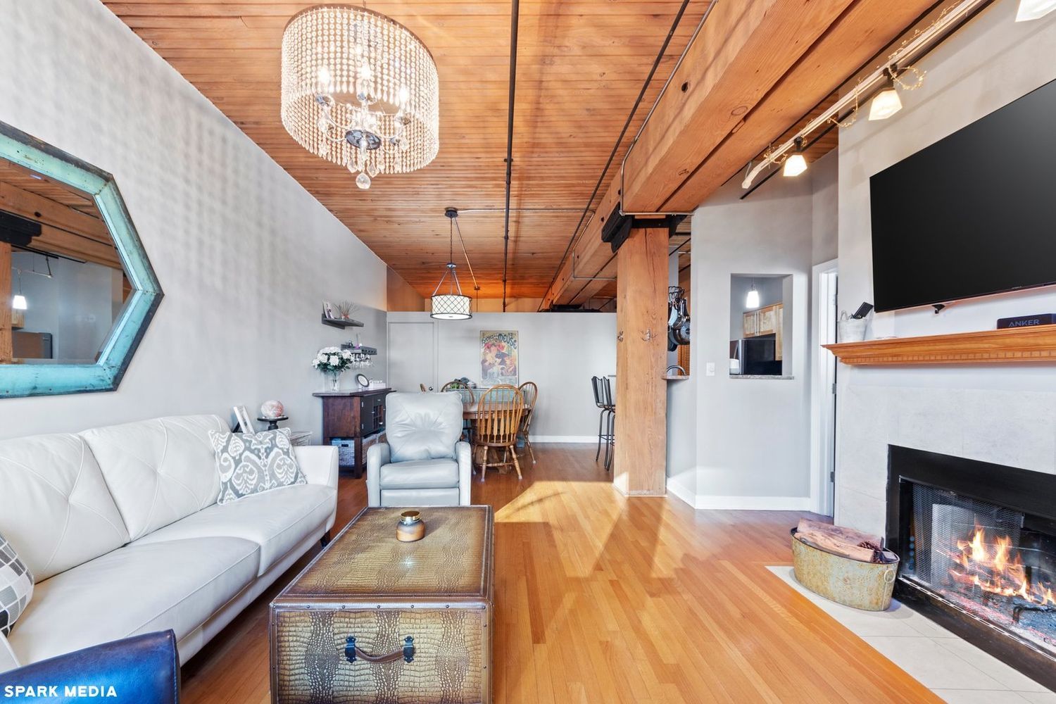 411 W Ontario Street Unit: 405