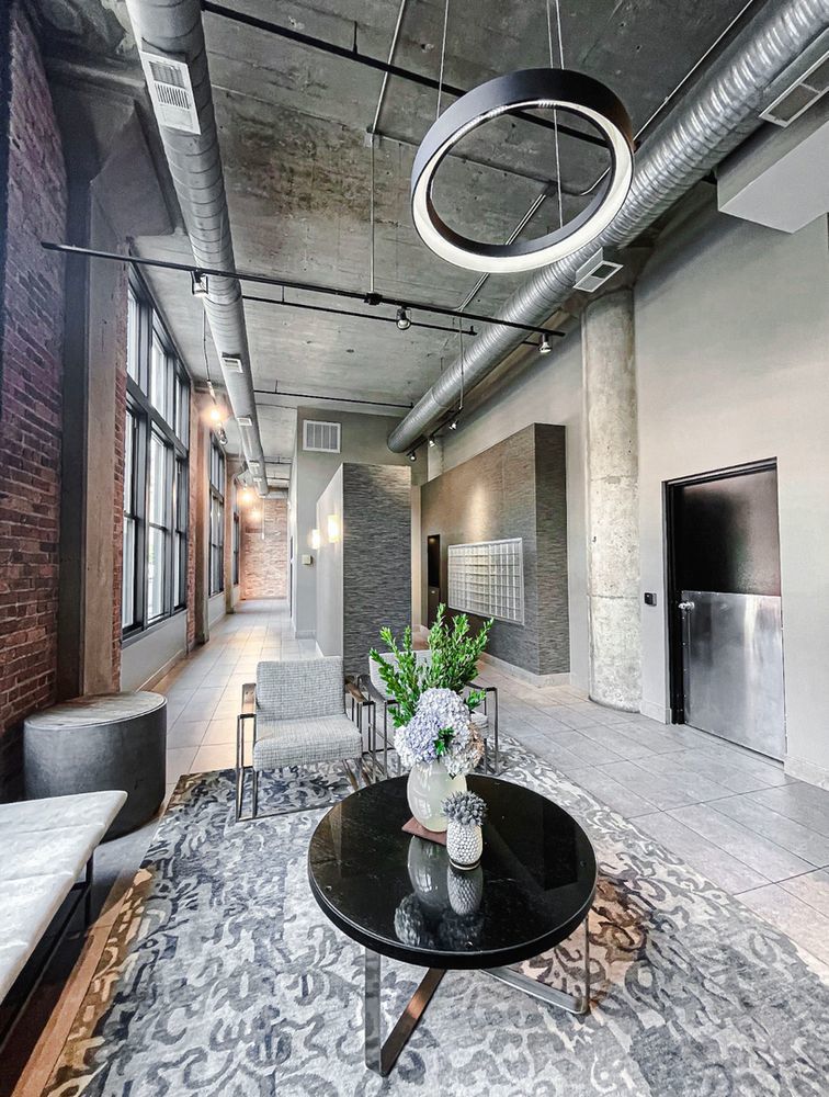 411 W Ontario Street Unit: 405