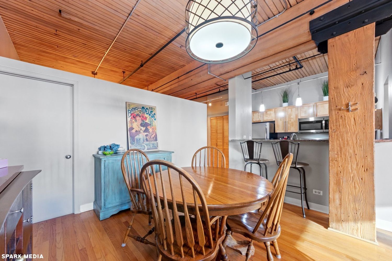 411 W Ontario Street Unit: 405