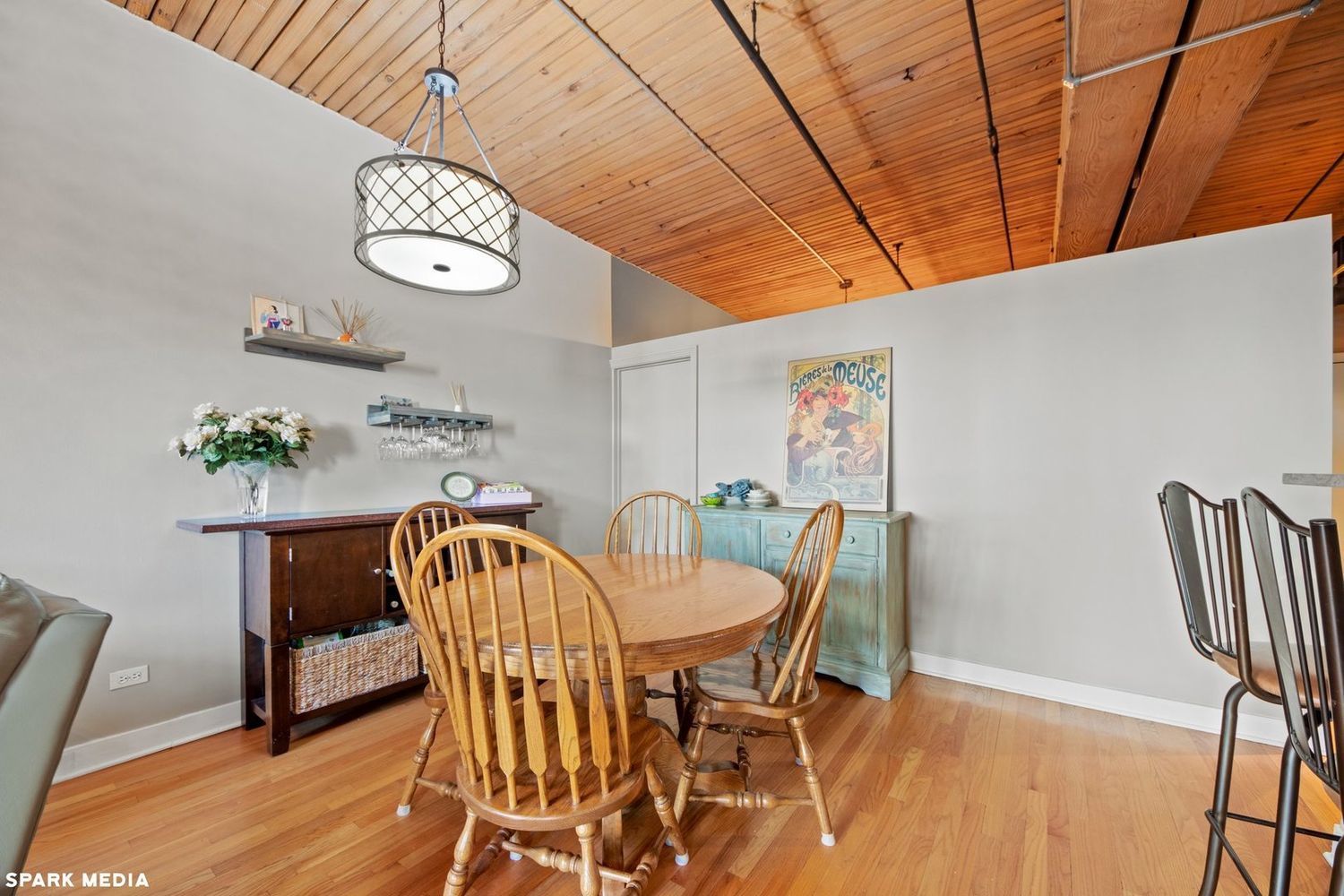 411 W Ontario Street Unit: 405