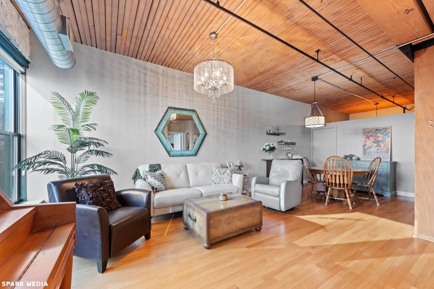 411 W Ontario Street Unit: 405