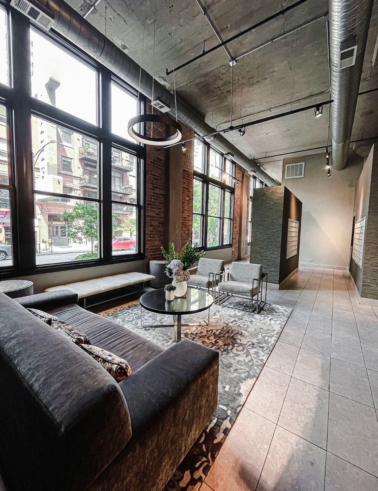 411 W Ontario Street Unit: 405