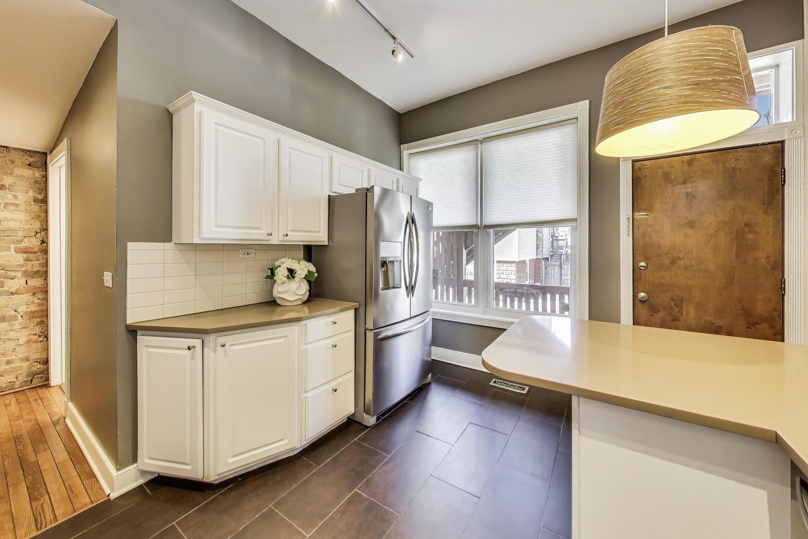 1142 W Schubert Avenue Unit: 3