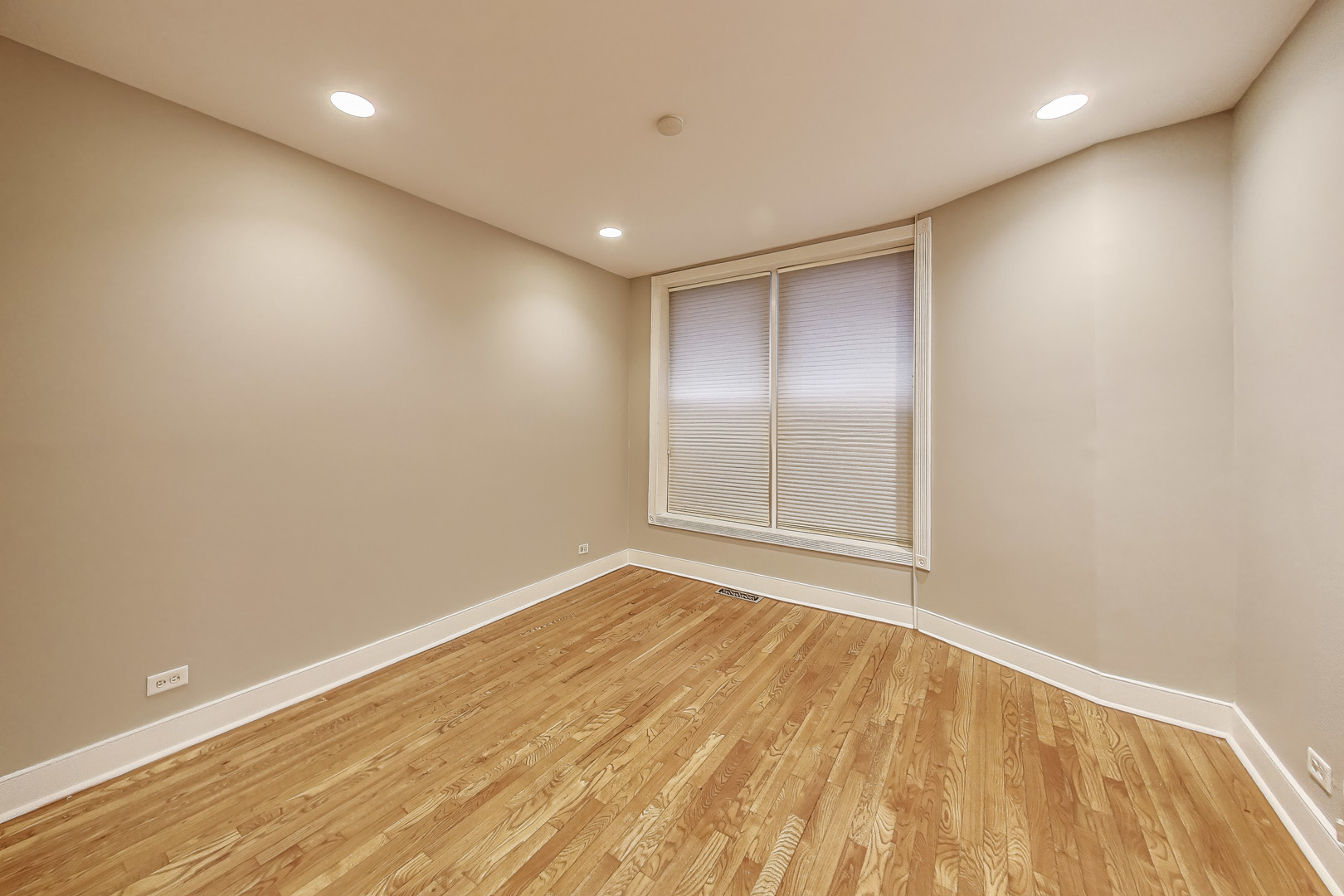 1142 W Schubert Avenue Unit: 3