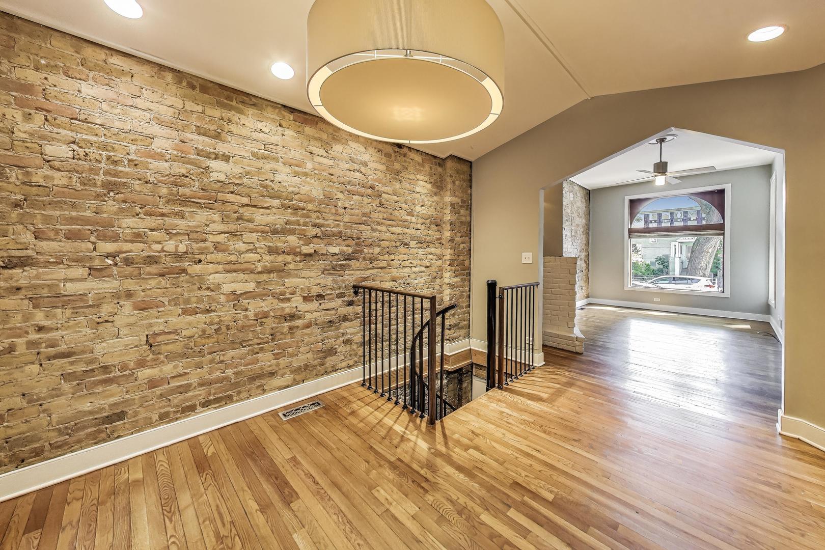 1142 W Schubert Avenue Unit: 3