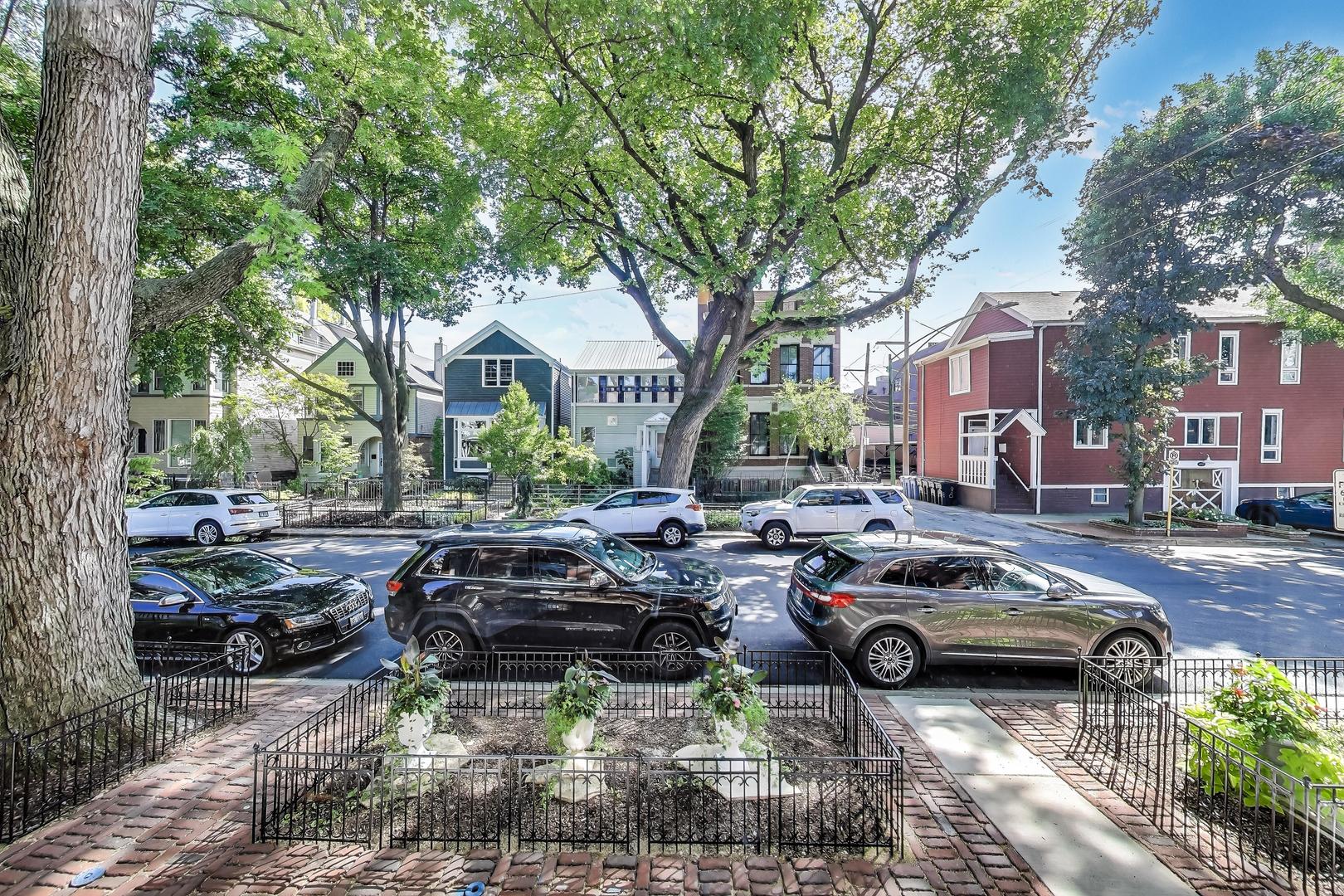 1142 W Schubert Avenue Unit: 3