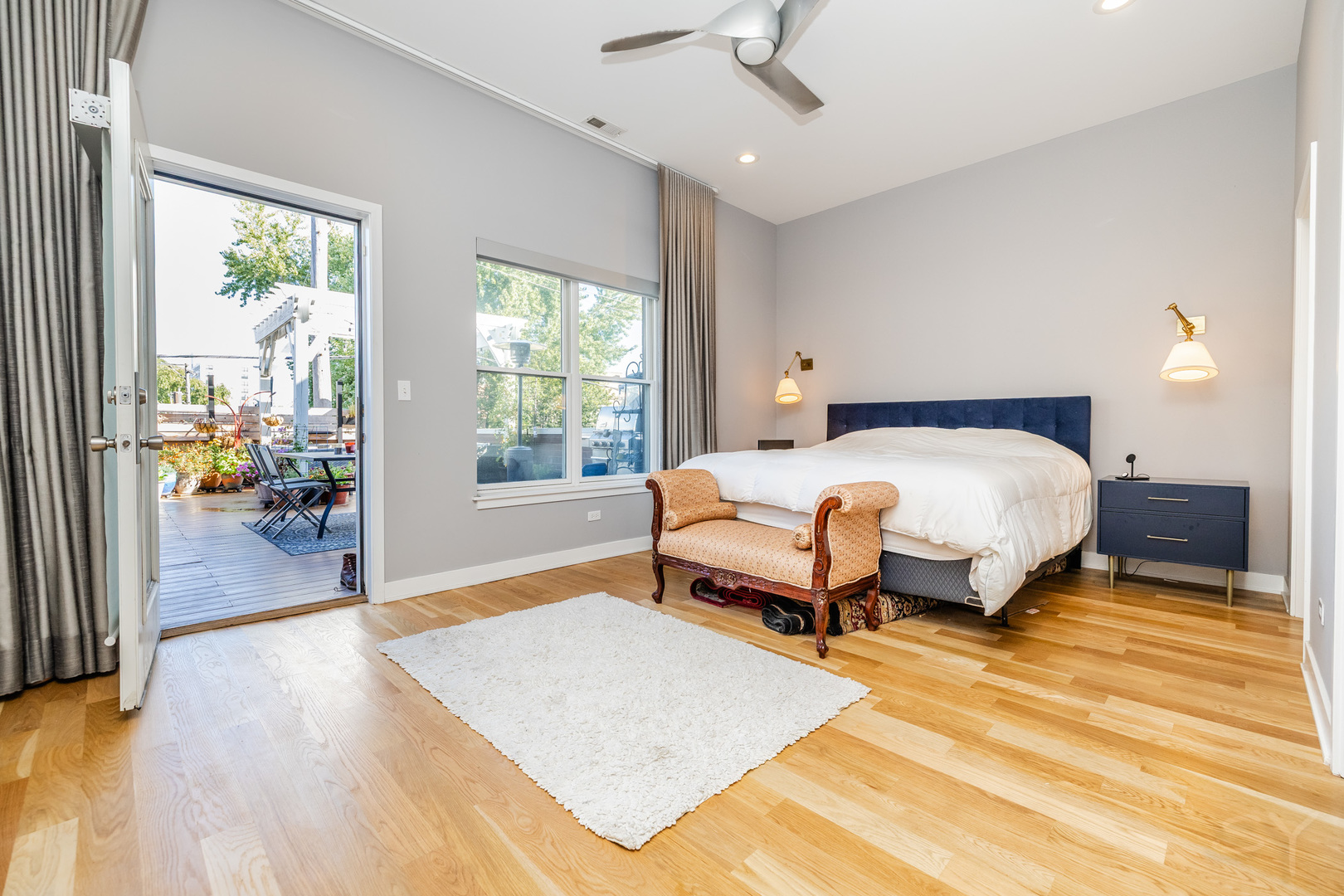 1611 N Hermitage Avenue Unit: 206