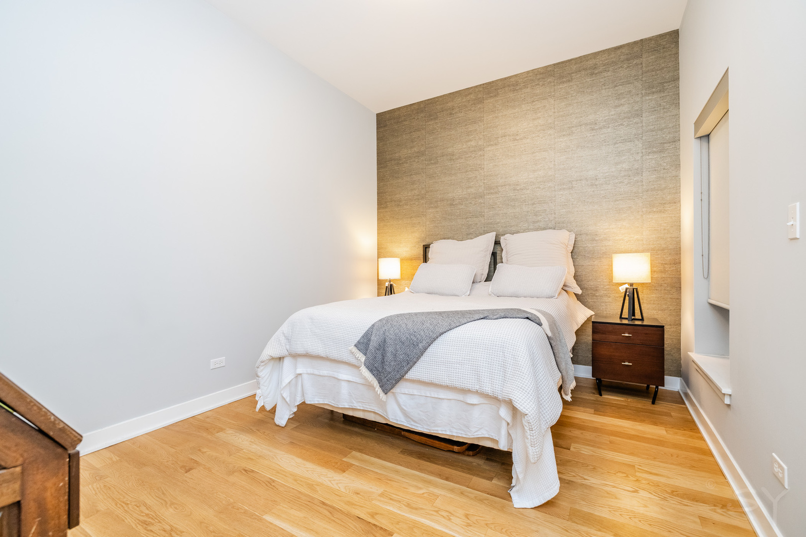 1611 N Hermitage Avenue Unit: 206