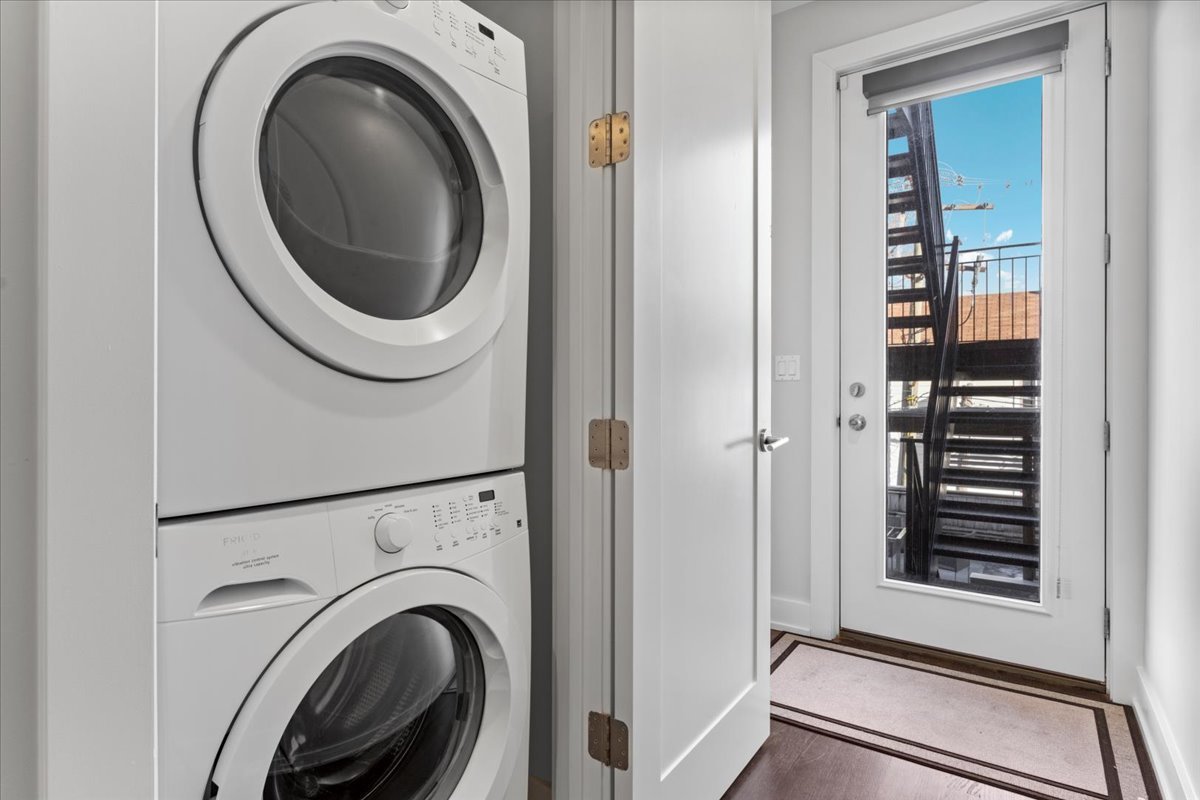 935 N Hermitage Avenue Unit: 2