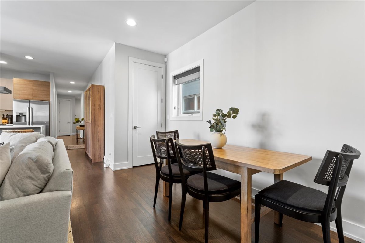 935 N Hermitage Avenue Unit: 2