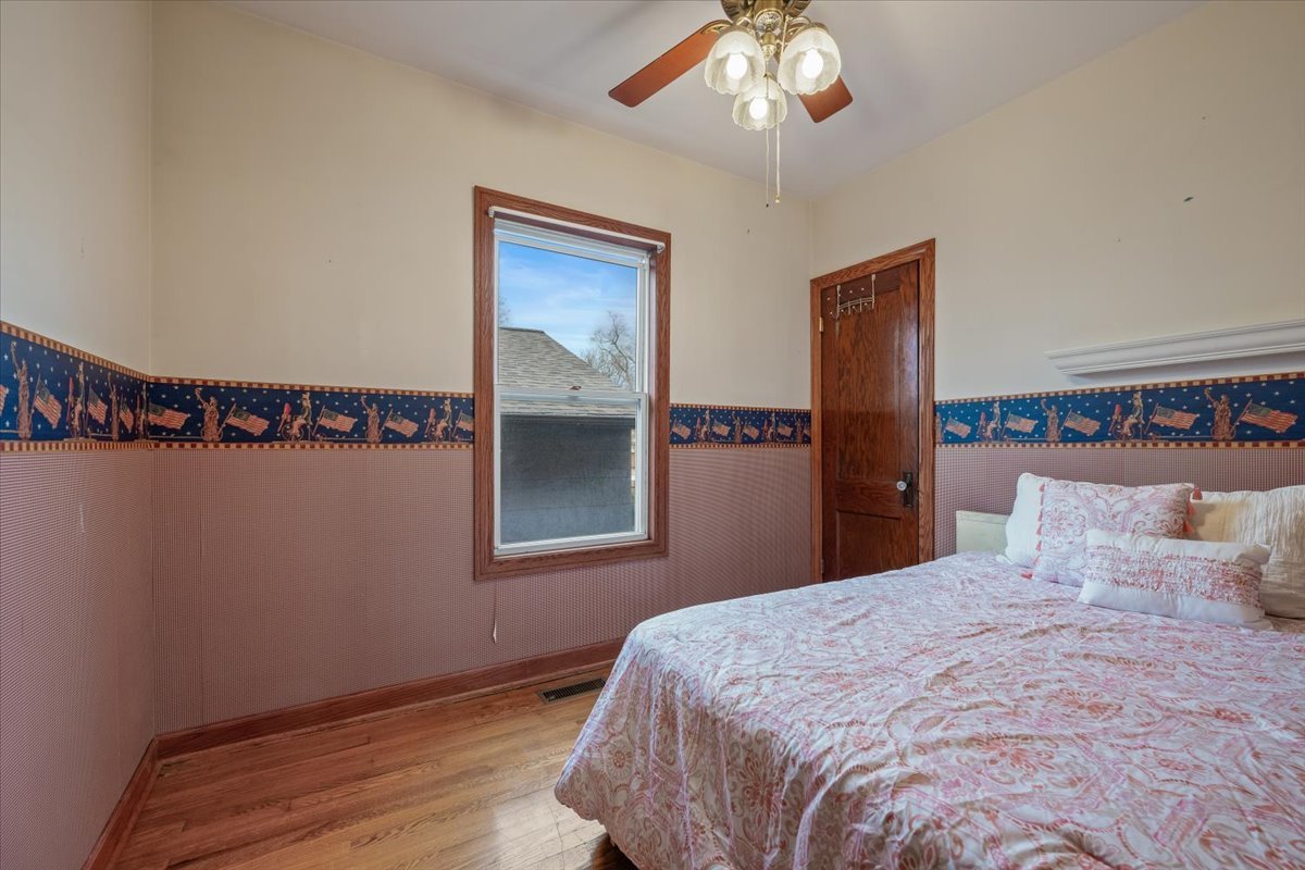 10704 S Albany Avenue