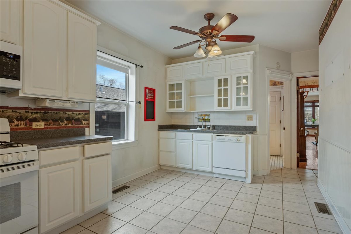 10704 S Albany Avenue