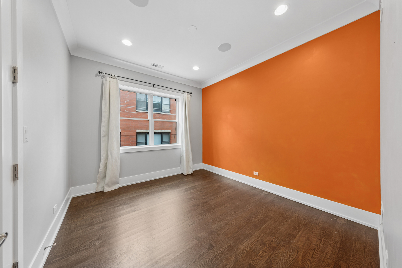 2018 W LeMoyne Street Unit: 3E