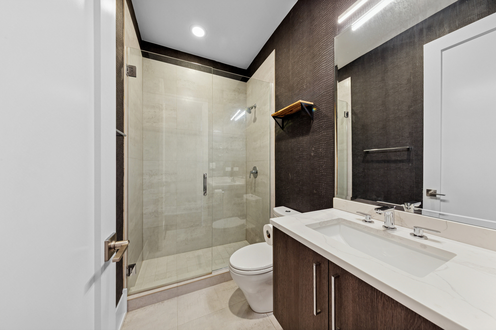 2018 W LeMoyne Street Unit: 3E