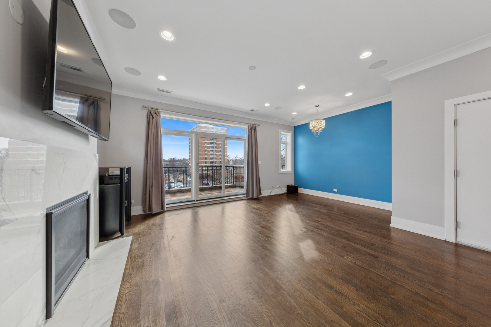 2018 W LeMoyne Street Unit: 3E