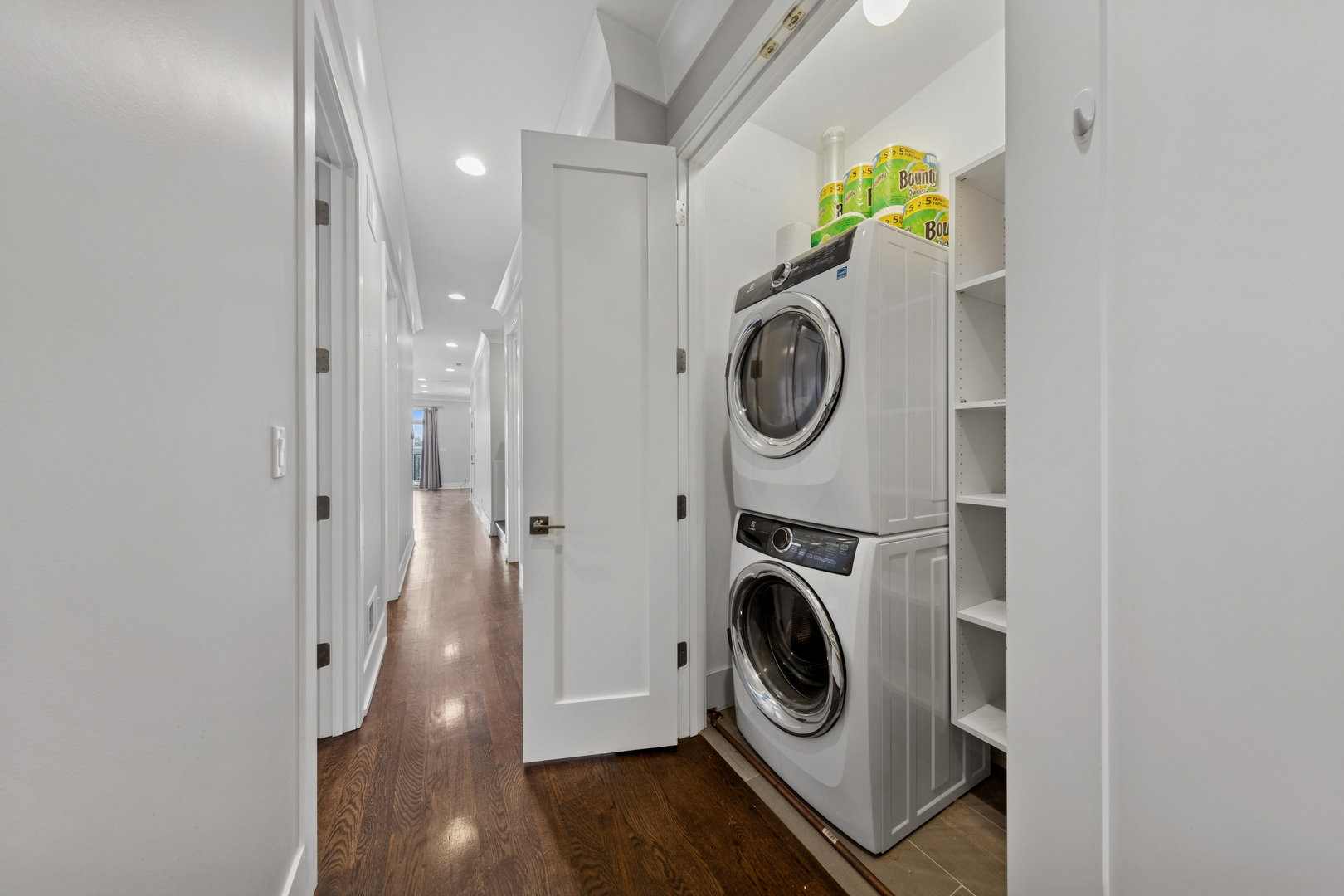 2018 W LeMoyne Street Unit: 3E