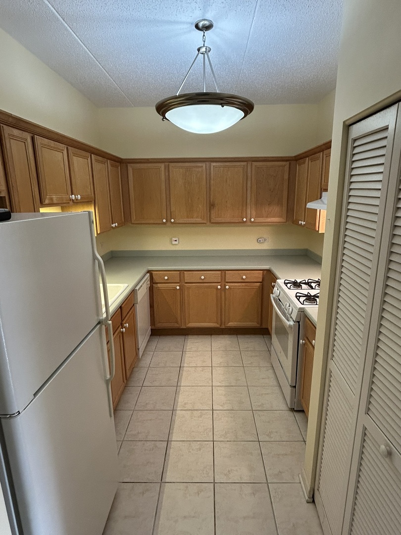446 Mcdaniels Circle Unit: 401