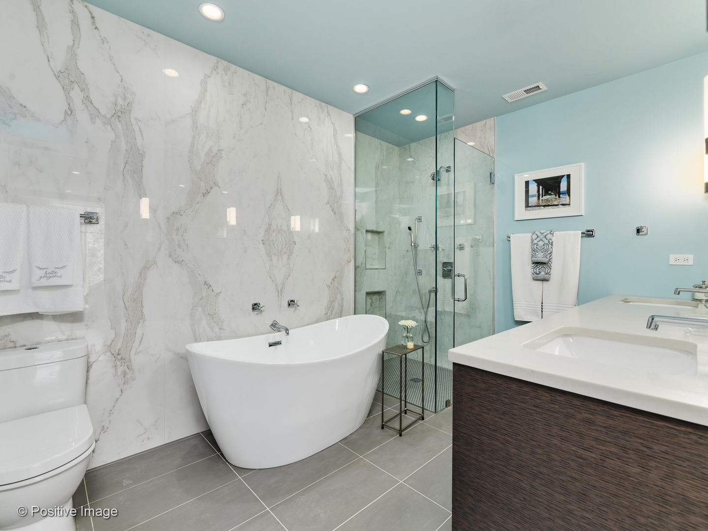 2643 N HERMITAGE Avenue Unit: 202