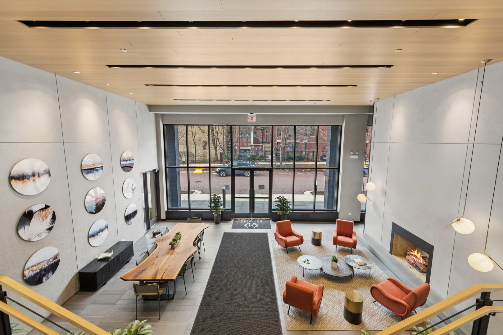 2643 N HERMITAGE Avenue Unit: 202