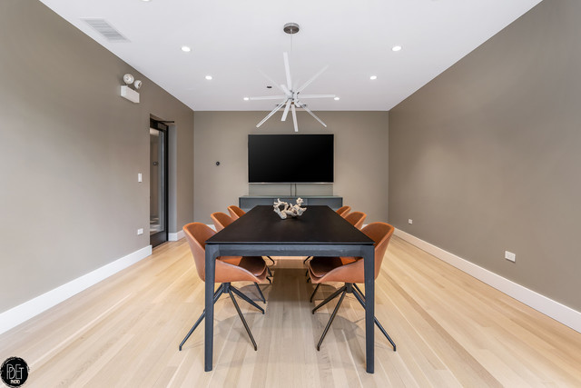 2643 N HERMITAGE Avenue Unit: 202