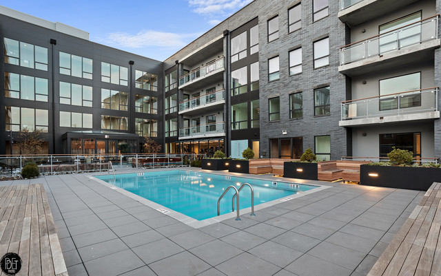 2643 N HERMITAGE Avenue Unit: 202