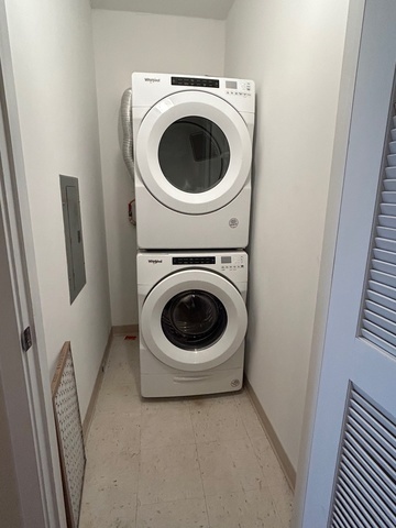 200 N Jefferson Street Unit: 2302