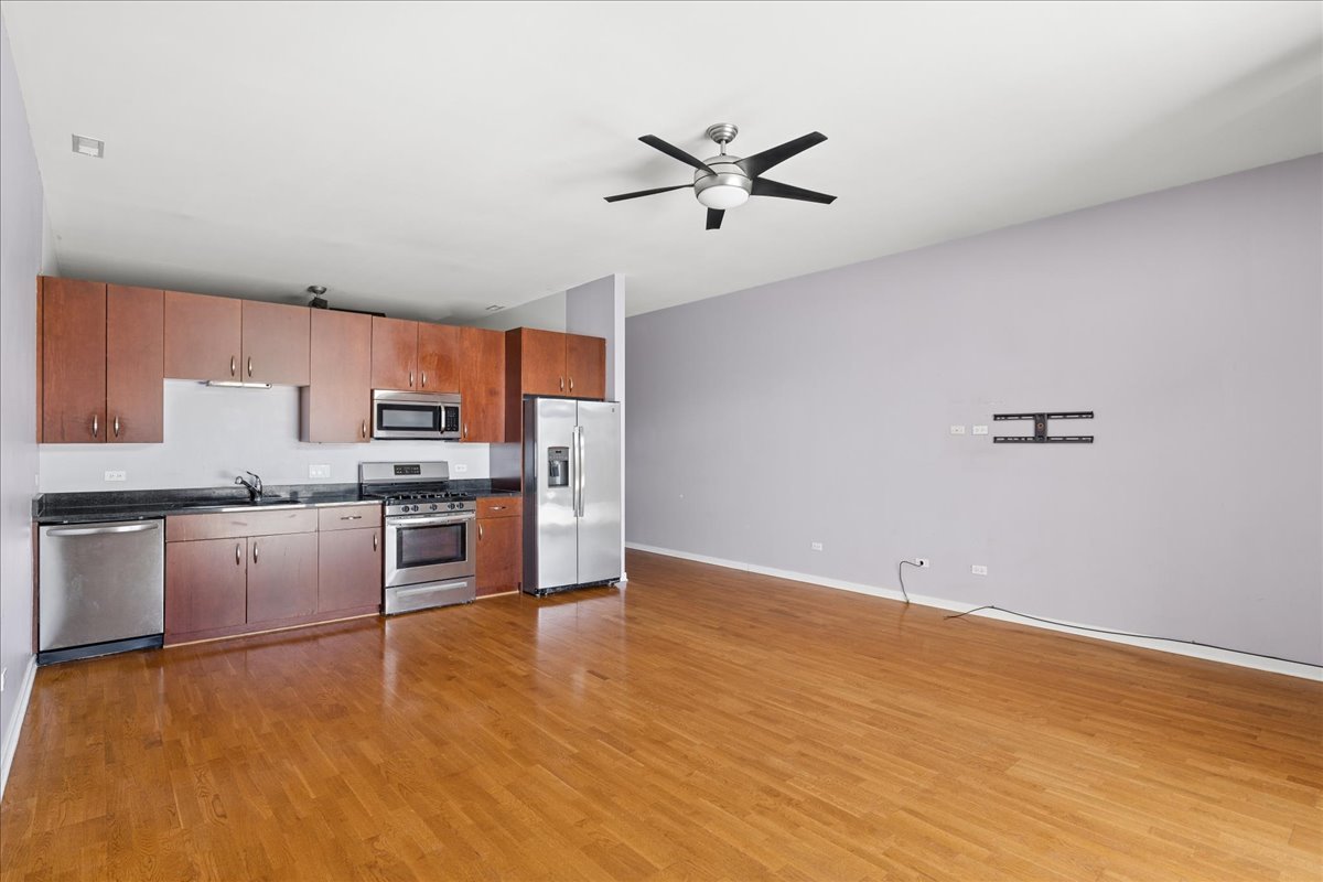 4420 N Clark Street Unit: 207