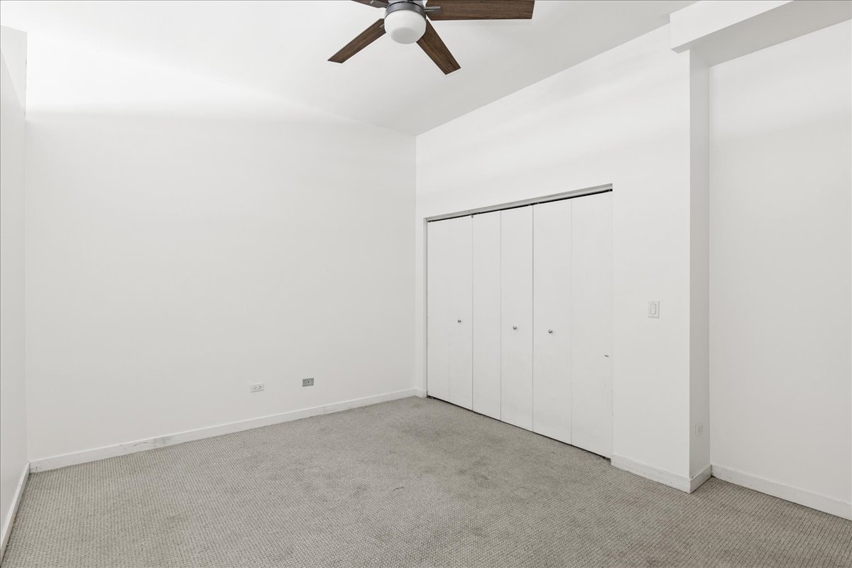 4420 N Clark Street Unit: 207