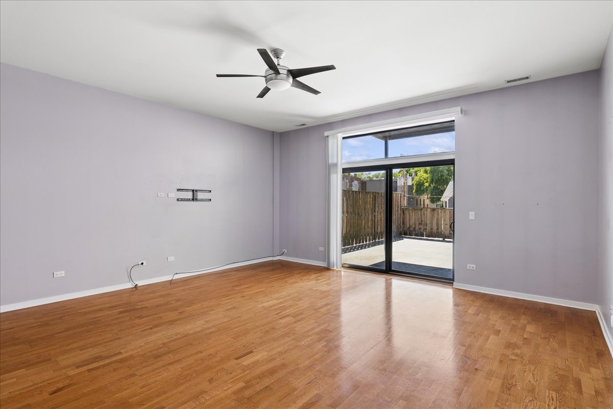 4420 N Clark Street Unit: 207