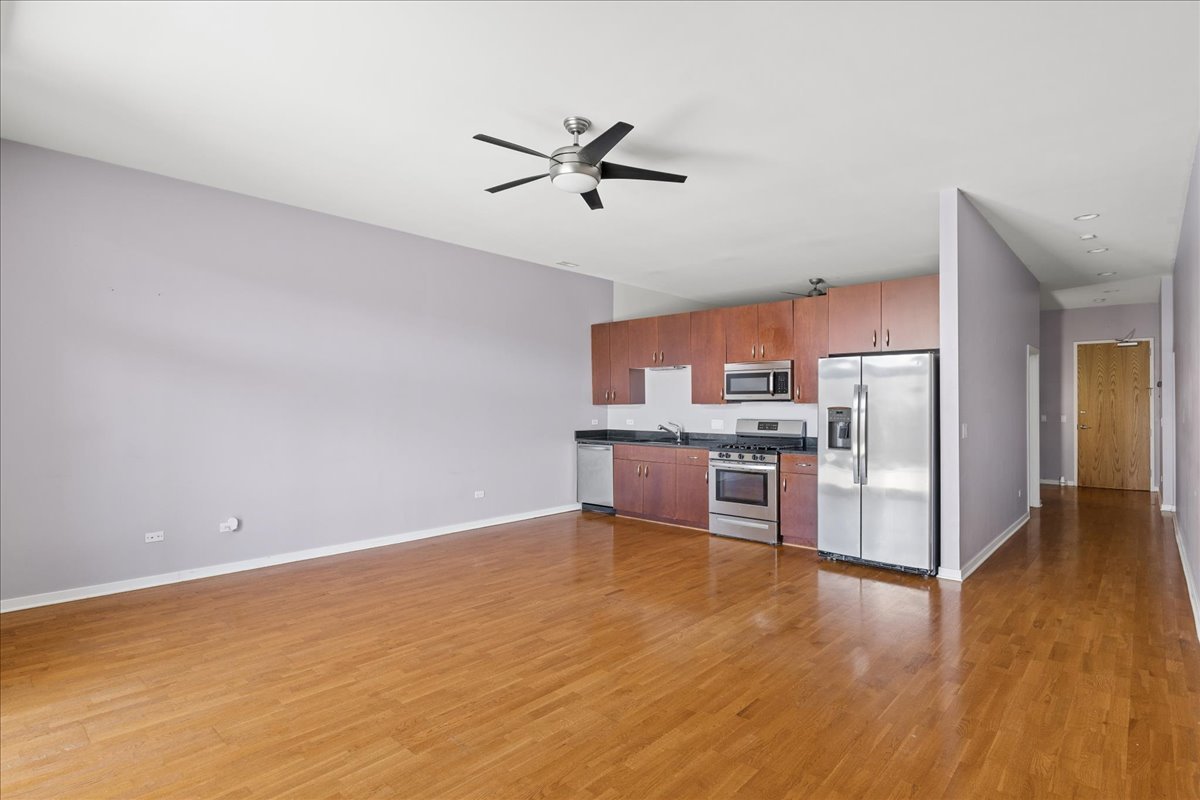 4420 N Clark Street Unit: 207
