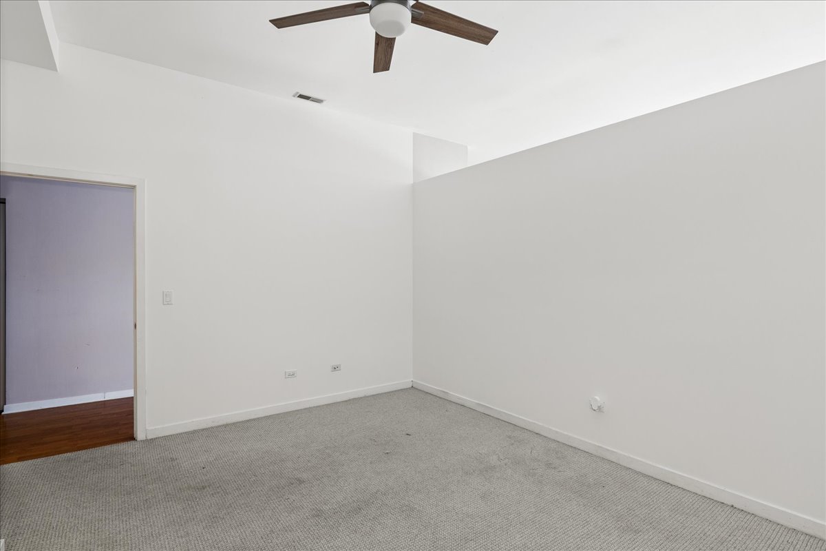 4420 N Clark Street Unit: 207