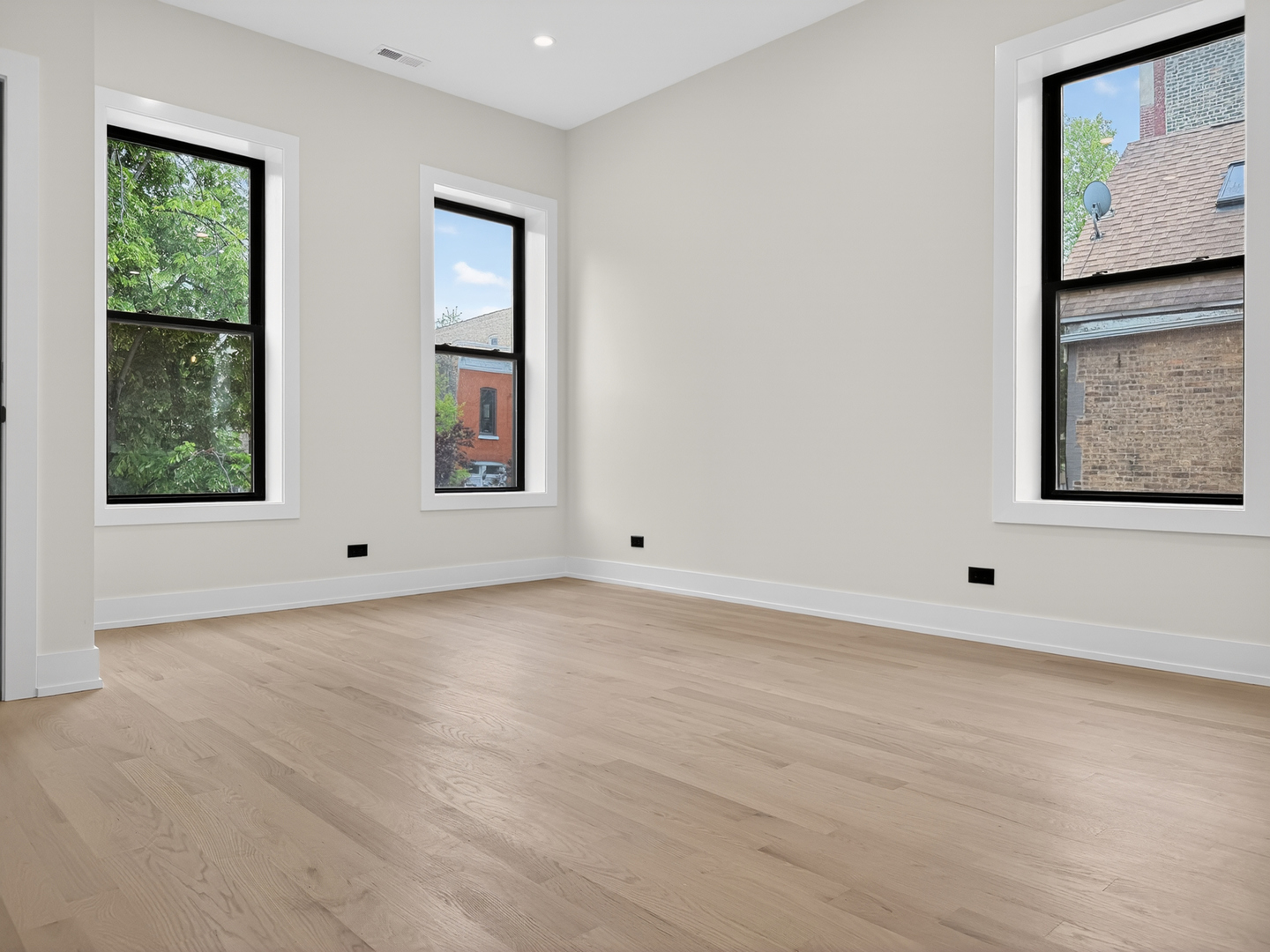 1416 N Maplewood Avenue Unit: 1