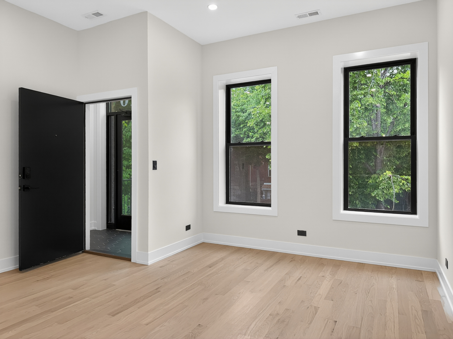 1416 N Maplewood Avenue Unit: 1