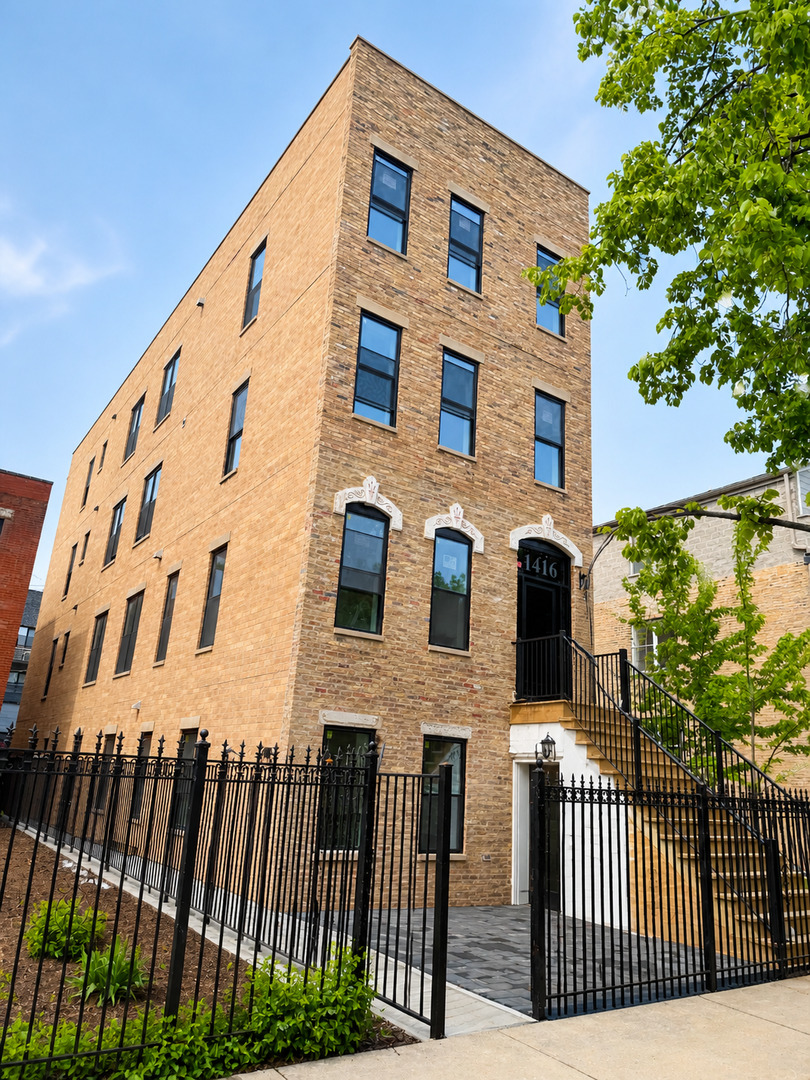 1416 N Maplewood Avenue Unit: 1