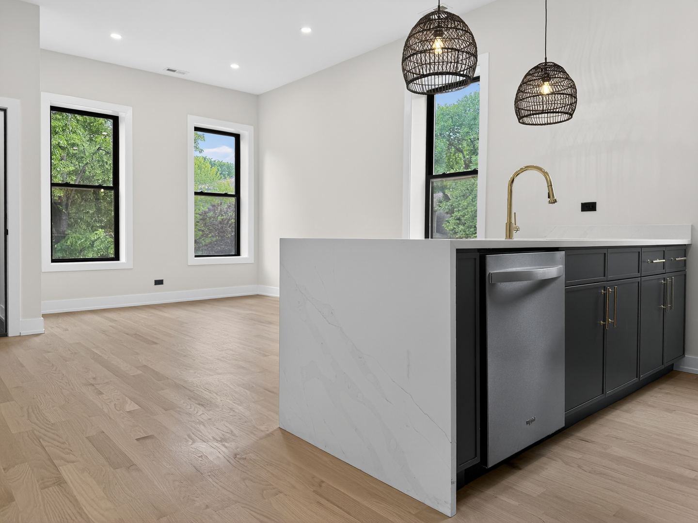 1416 N Maplewood Avenue Unit: 1