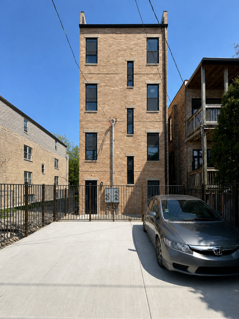 1416 N Maplewood Avenue Unit: 1