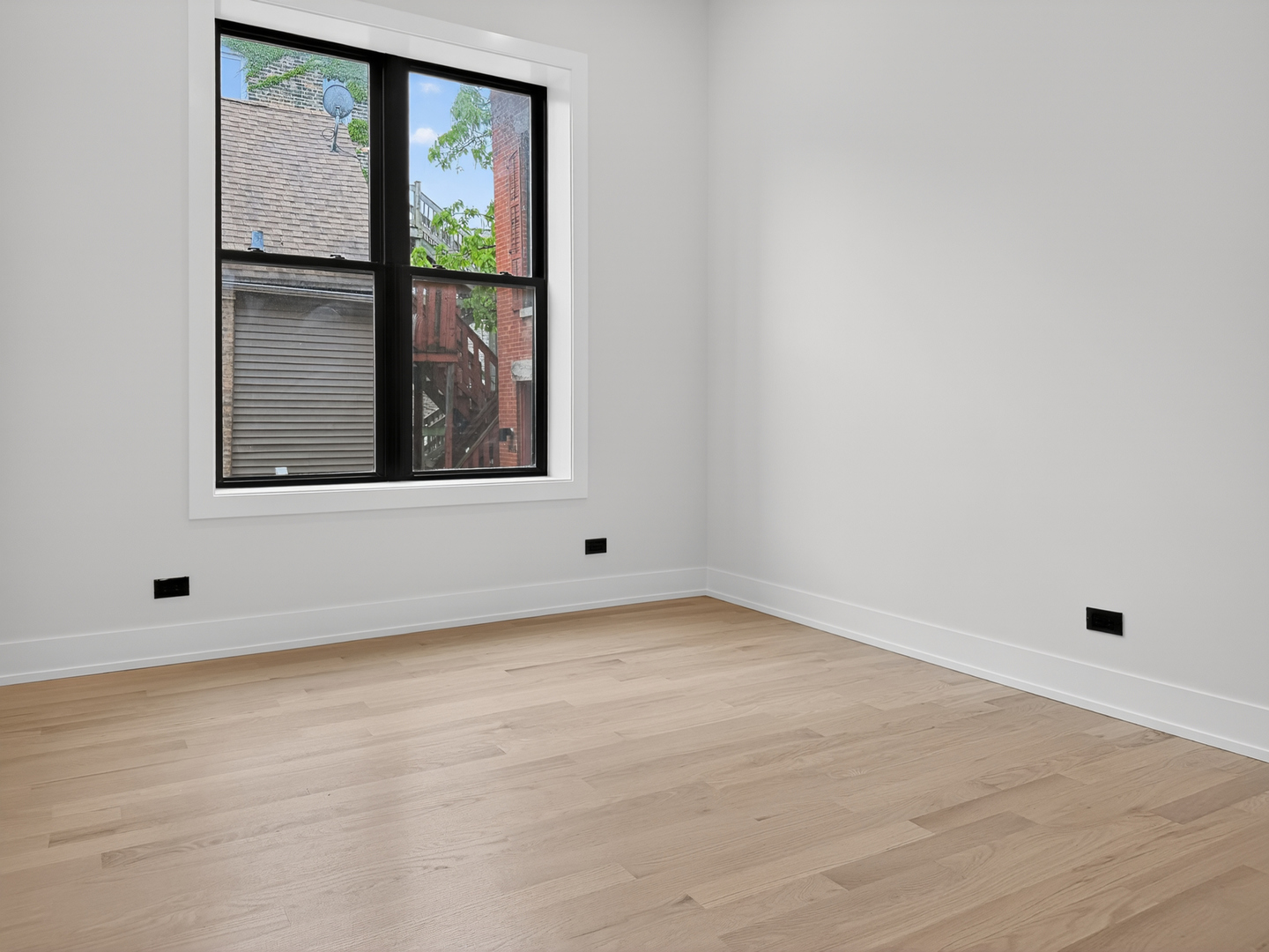 1416 N Maplewood Avenue Unit: 1
