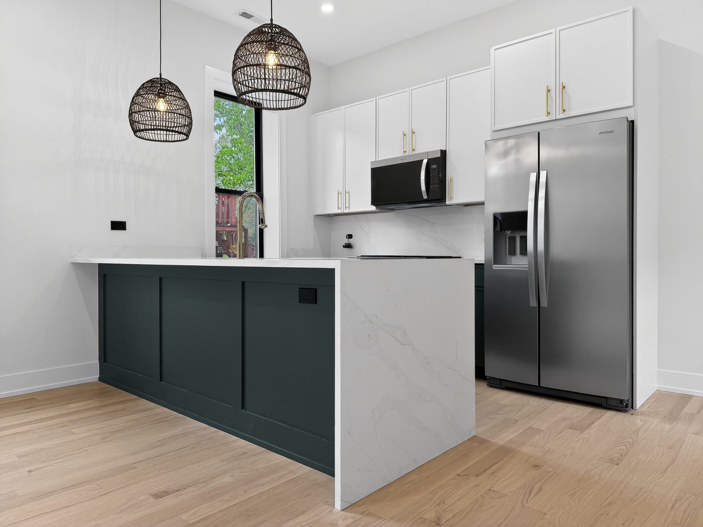 1416 N Maplewood Avenue Unit: 1
