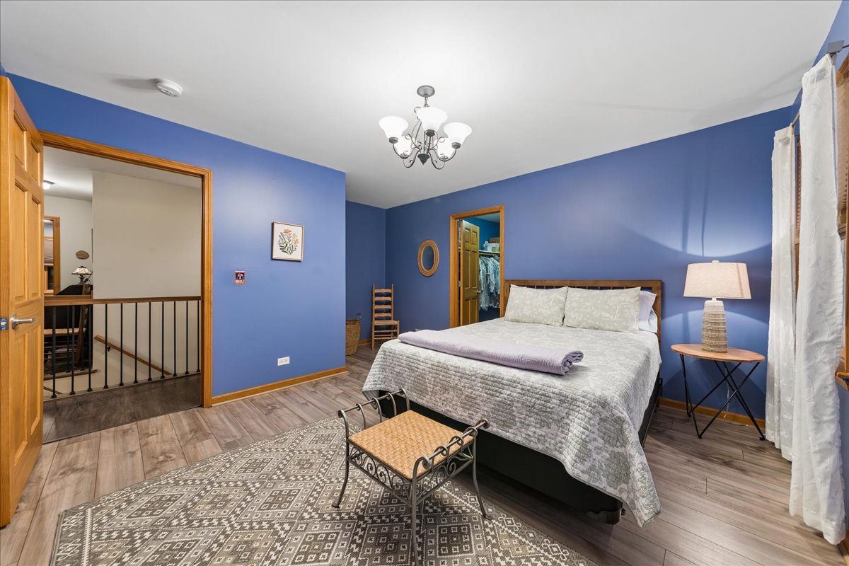 2S590 Seraph Holmes Court